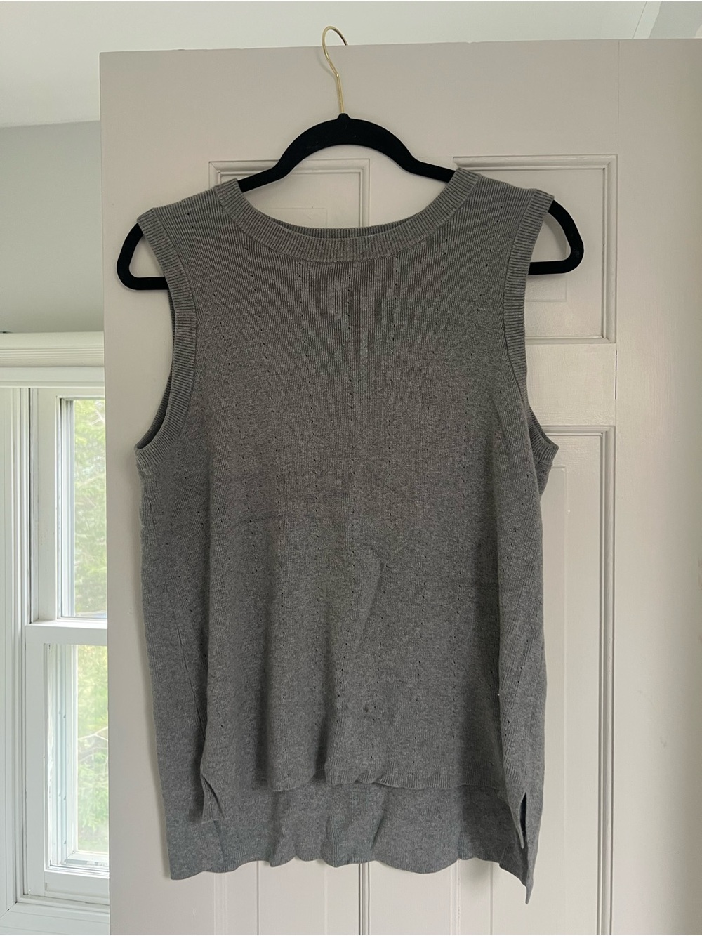 Banana Republic Gray Sleeveless Knit Tank Top